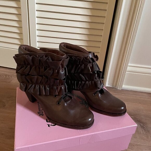 CROWN VINTAGE Brown Leather Ankle Booties with attachable ruffles, NEW, Size 8 - Picture 2 of 10